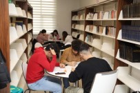 NECATTIN DEMIRTAŞ - İlkadım Belediyesi Halk Kütüphanesine Vatandaşlardan Yoğun İlgi