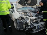 KURUÇEŞME - Kaza Yapan Otomobili Küle Dönmekten İtfaiye Kurtardı