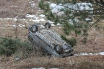 Otomobil Şarampole Devrildi Açıklaması 5 Yaralı