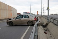 NECİP FAZIL KISAKÜREK - Yeni Kampüs Yolunda Kontrolden Çıkan Araç Bariyerlere Çarparak Durabildi