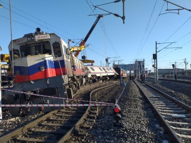 Ankara'da Yolcu Treni Raydan Çıktı