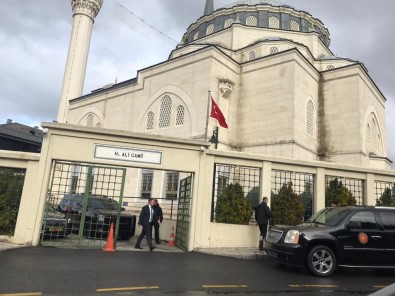 Cumhurbaşkanı Erdoğan cuma namazını Hz. Ali Camii'nde kıldı