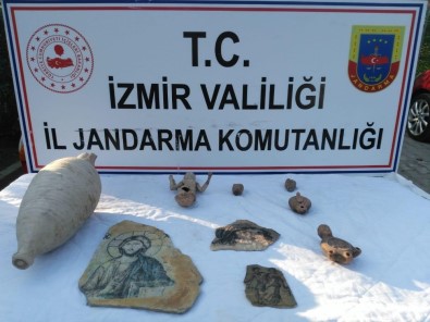 İzmir'de Tarihi Eser Kaçakçısına Suçüstü