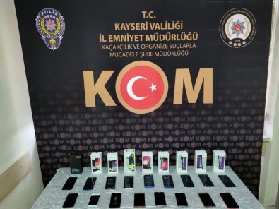 Kayseri'de 25 Adet Kaçak Cep Telefonu Yakalandı