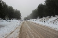 KAZDAĞLARI - Kazdağları'nda Kar Yağışı Etkili Oluyor