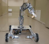 ROBOT - Liseli Öğrenciler, Olduğu Yerde 8 Yöne Hareket Edebilen Robot Kol Yaptı