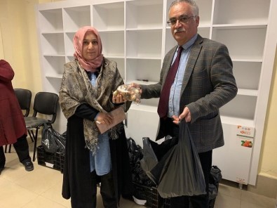 Yayladağı'nda ''Çiçekler Doğanın Gülümseyişidir'' Projesi