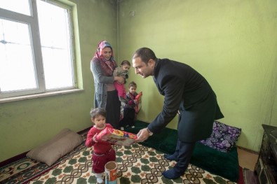 Başkan Vekili Aslan'dan Muhtaç Aileye Destek