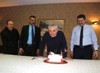 RıZA ÇALıMBAY - Çalımbay'a sürpriz doğum günü