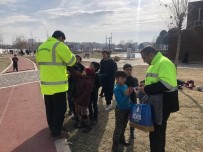 YARDIM MALZEMESİ - Deprem Bölgesi İçin Hiç Kullanılmamış Kıyafet Ve Battaniye Kampanyası Başlatıldı