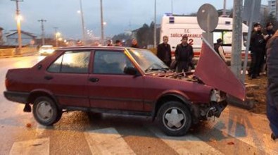 Karabük'te İki Otomobil Çarpıştı Açıklaması 4 Yaralı