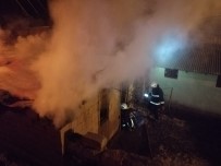 AYDOĞAN - Muradiye'de Depo Yangını