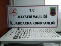 Tarihi Eser Kaçakçıları Evlerinde Yakalandı