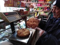 Zabıtadan Ekmek Ve Pide Satışı Yapılan İşyerlerine Gramaj Denetimi