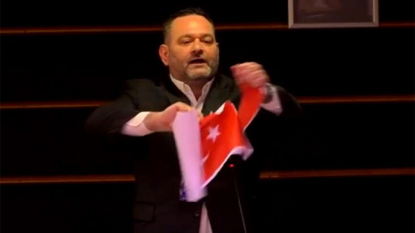 Çavuşoğlu'ndan Yunan vekile sert tepki