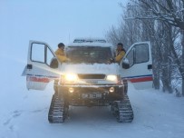 PALETLİ AMBULANS - 112 Ekipleri Yoğun Kar Yağışı Altında Hastaların Çağrısına Paletli Ambulansla Ulaştı