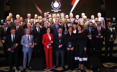 ATO Başkanı Baran, Ödülünü Cumhurbaşkanı Erdoğan'dan Aldı