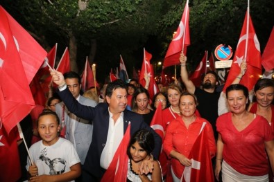 Bodrum Sokakları Türk Bayraklarıyla Donatıldı