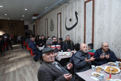 Depremde Hayatını Kaybedenler İçin Mevlid-İ Şerif Okutuldu