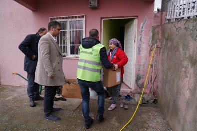 Diyarbakır'da Depremden Etkilenen Vatandaşlara Gıda Yardımı