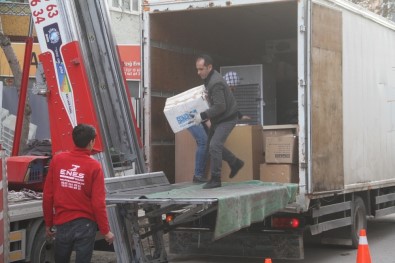 Elazığ'da Böyle İnsanlar Var, Ücretsiz Ev Taşıyorlar