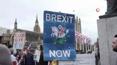 İngiliz Halkı Brexit'i Kutlamak İçin Londra'da Toplandı