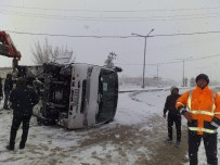 İşçi Servisi Devrildi Açıklaması 1 Yaralı