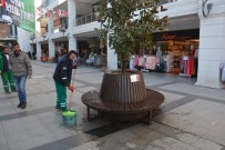 AĞAÇLı - İzmit Belediye Meydanının Çehresi Değişti