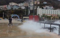 METEOROLOJI - Karadeniz'in Hırçın Dalgaları