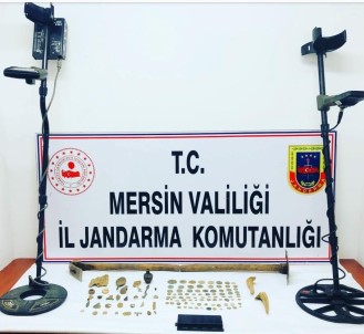 Mersin'de 2 Şüpheli Sit Alanında Define Ararken Yakalandı