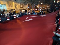 YUNAN MİLLETVEKİLİ - Motosikletlilerden Yunan Milletvekiline Türk Bayraklı Tepki