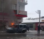 TİCARİ ARAÇ - Park Halindeki Hafif Ticari Araç Alev Alev Yandı