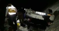 ÇIĞ ALTINDA - Virajı Alamayan Otomobil Şarampole Yuvarlandı Açıklaması 4 Yaralı