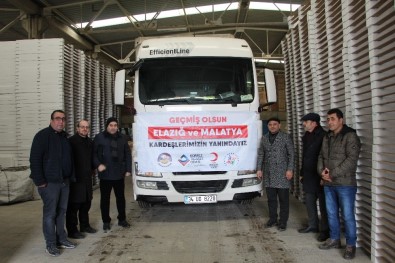 Yardım Malzemeleriyle Elazığ'a Giden Belediye Başkanı, Vatandaşların Acılarına Ortak Oldu