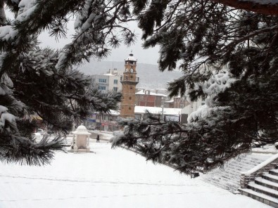 Yozgat'ta Kar Yağışı Nedeniyle 198 Köy Yolu Ulaşıma Kapandı