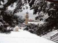 KAR KALINLIĞI - Yozgat'ta Kar Yağışı Nedeniyle 198 Köy Yolu Ulaşıma Kapandı