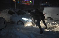 Yüksekova'ya Kar Yağışı Ve Tipi Hayatı Olumsuz Etkiledi