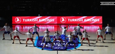 Anadolu Efes'in Maçında Gerçekleşen 'Kan Kanseri Mücadele Dansı' Büyük Alkış Topladı