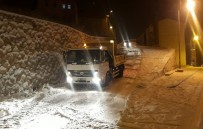 KARLA MÜCADELE - Bayburt Belediyesi'nden Karla Mücadele Çalışması