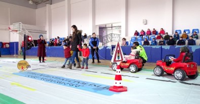 Bayburt'ta Öğrencilere Uygulamalı Trafik Eğitimi Verildi