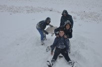 KARDAN ADAM - Bulanık'ta Kar, Büyükler İçin Çile Küçükler İçin Eğlence Oldu