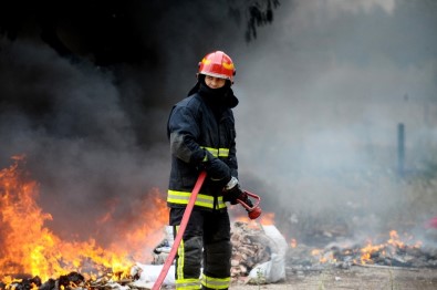 Büyükşehir İtfaiyesi İle Güvendesiniz