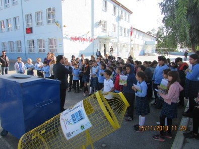 Çiğli Belediyesinden Okullara 'Çevre Dostu' Hediye