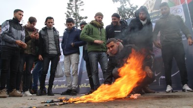 Gazze'de ABD Ve İsrail Bayrakları Yakıldı