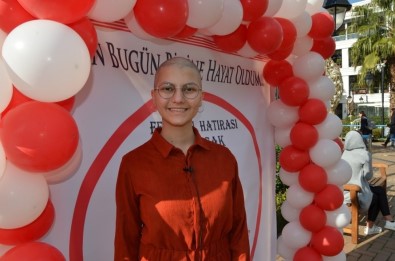 'Hayat Olabilirsin' Festivali'nde Lenfoma Hastası Azra'dan Örnek Çağrı