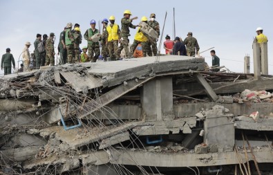 Kamboçya'da Bina Çöktü Açıklaması 10 Ölü
