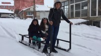 İLKOKUL ÖĞRENCİSİ - Karlıova'da Çocuklar, Karda Kızakla Eğlendi