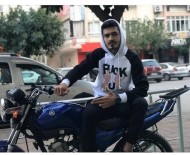DENEME SÜRÜŞÜ - Kasksız Gençlerin Trafiğe Kapalı Alanda Motosiklet Kazası Ölümle Bitti Açıklaması 2 Ölü