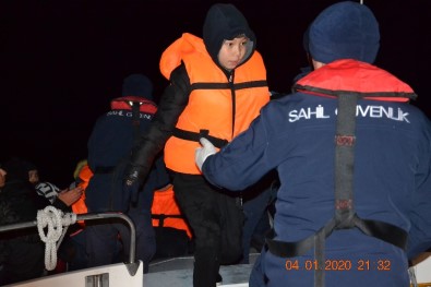 Ayvalık'ta 41 Göçmen Yakalandı