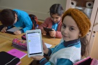 OKUL MÜDÜRÜ - İlkokulda Tabletli Eğitim